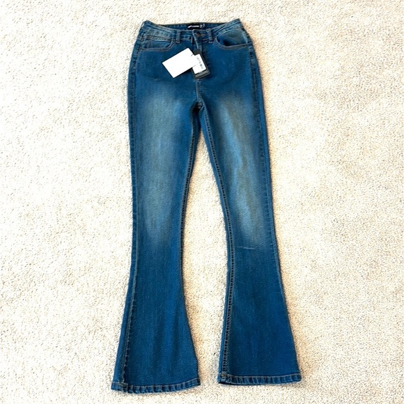 NWT Pretty Little Things Shape Vintage Skinny Flare Stretch jeans Size 8 Cotton - Picture 2 of 13